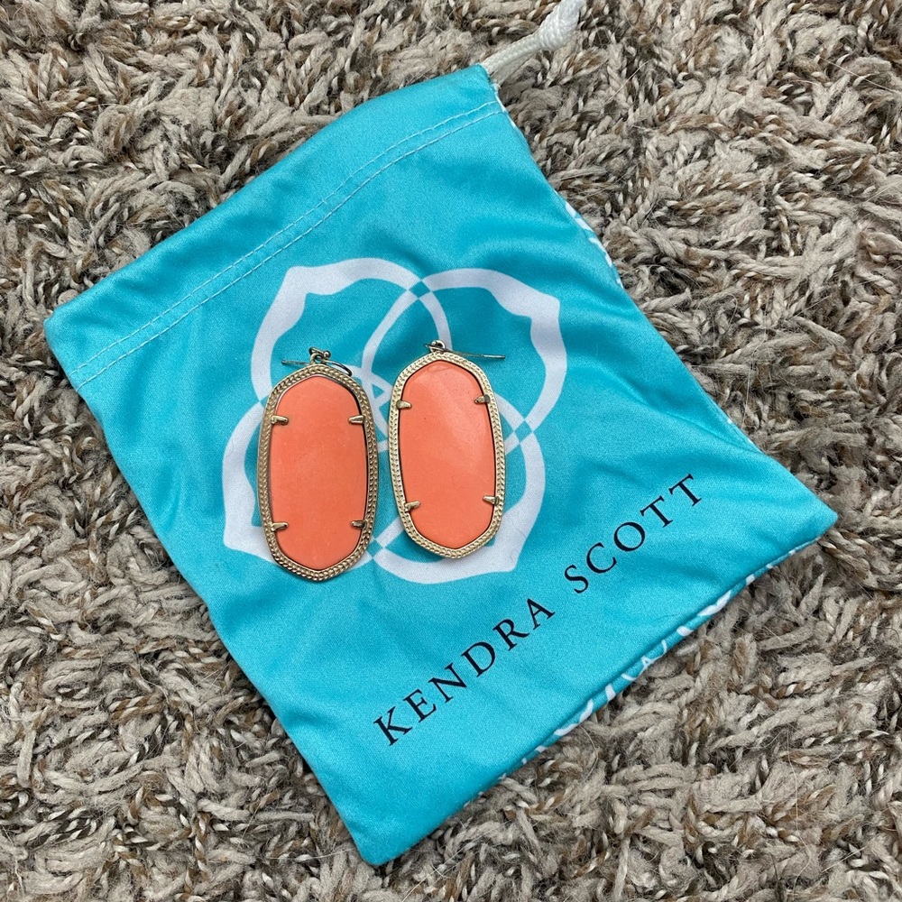 kendra scott coral earrings